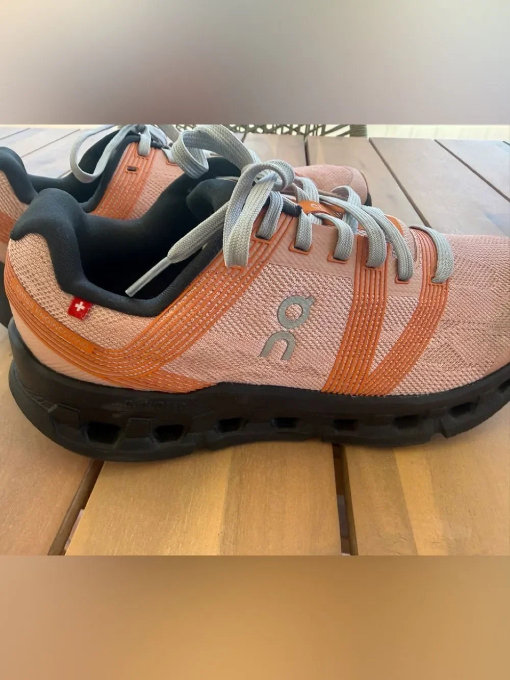 On Cloud Running Women’s “Rose Magnet” Peach Athletic Running Sneakers, size 8